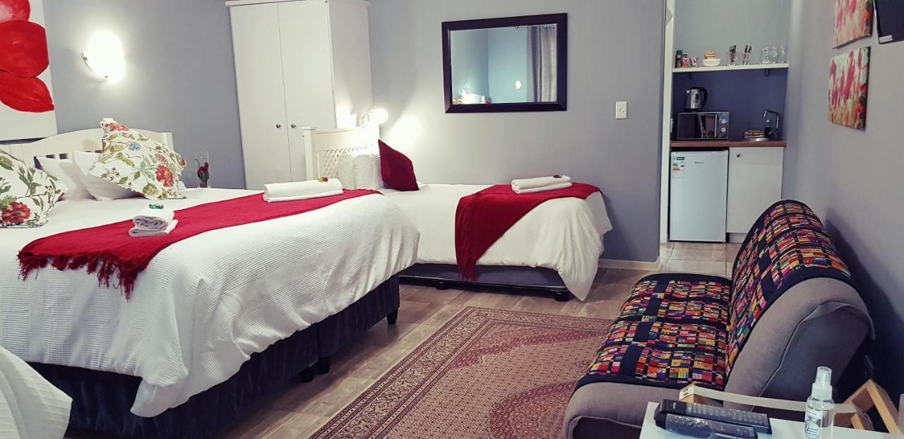 Graceland Guesthouse Потчефструм Екстериор снимка
