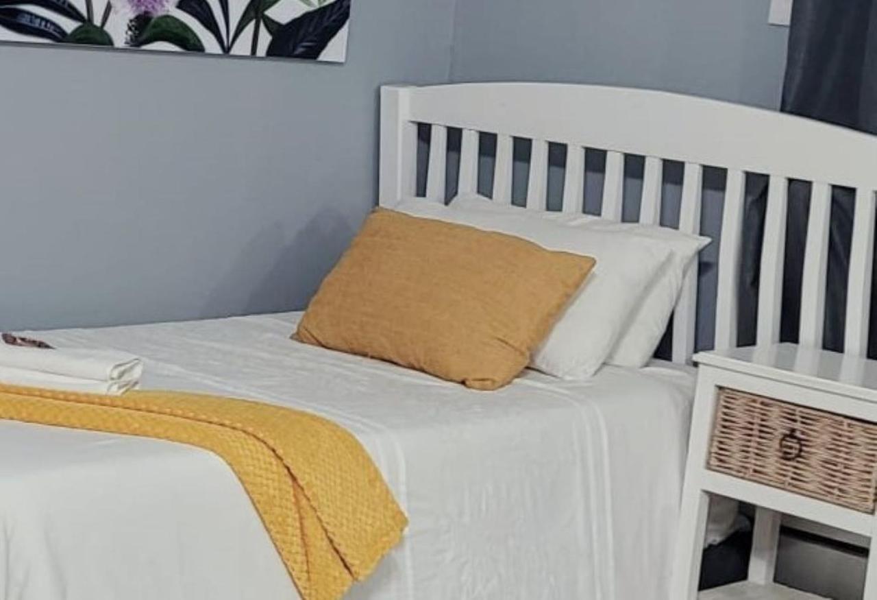 Graceland Guesthouse Потчефструм Екстериор снимка