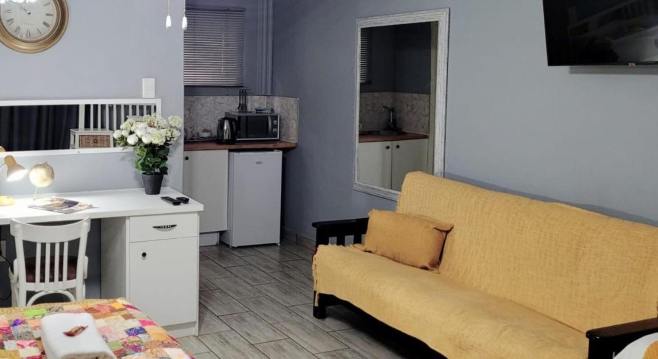 Graceland Guesthouse Потчефструм Екстериор снимка
