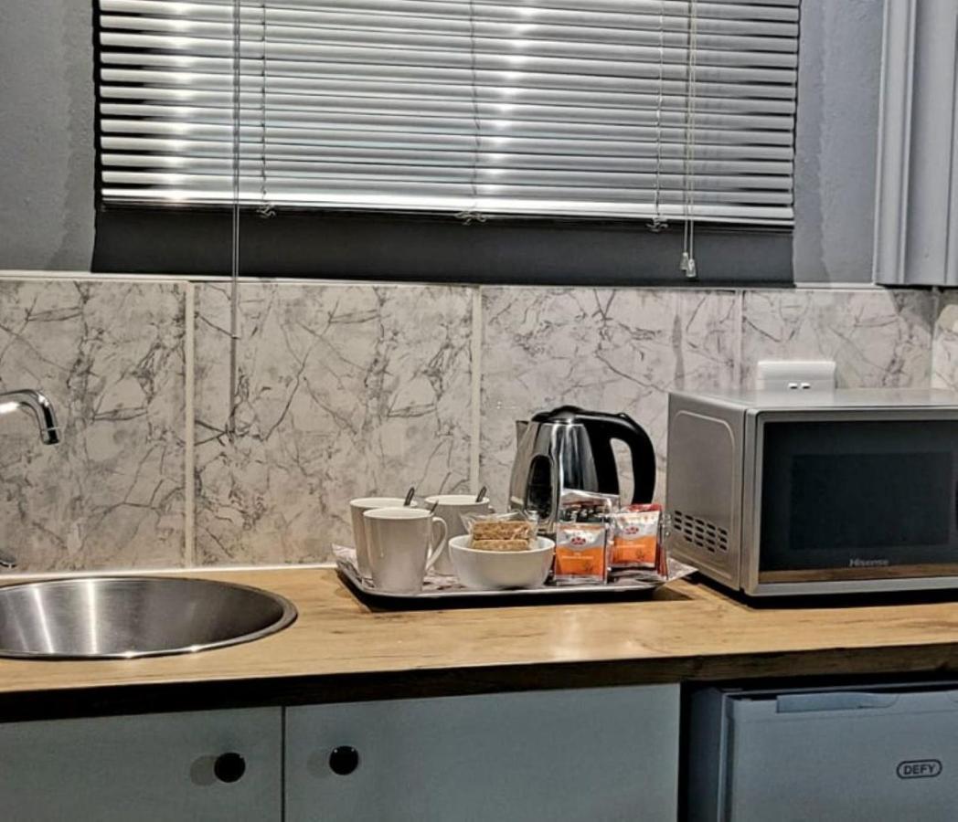 Graceland Guesthouse Потчефструм Екстериор снимка