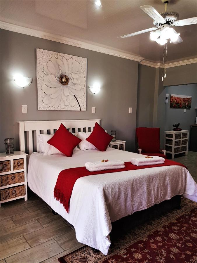 Graceland Guesthouse Потчефструм Екстериор снимка